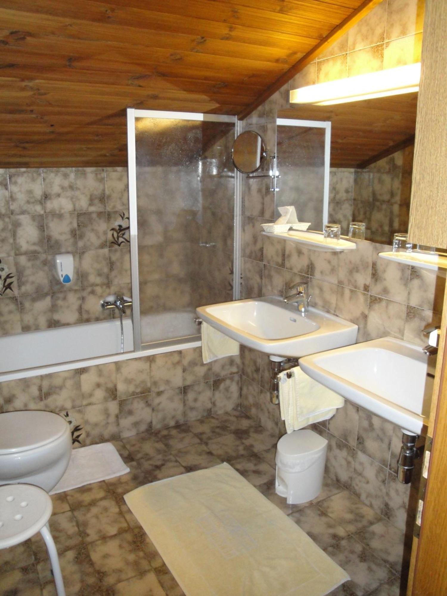 Pension & Appartement Steinwender Бад Кляйнкирххайм Экстерьер фото