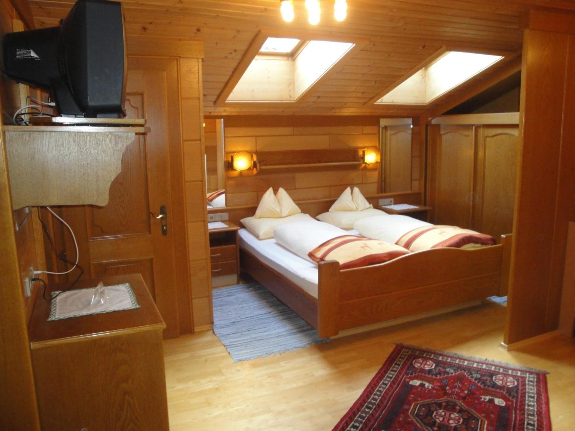 Pension & Appartement Steinwender Бад Кляйнкирххайм Экстерьер фото