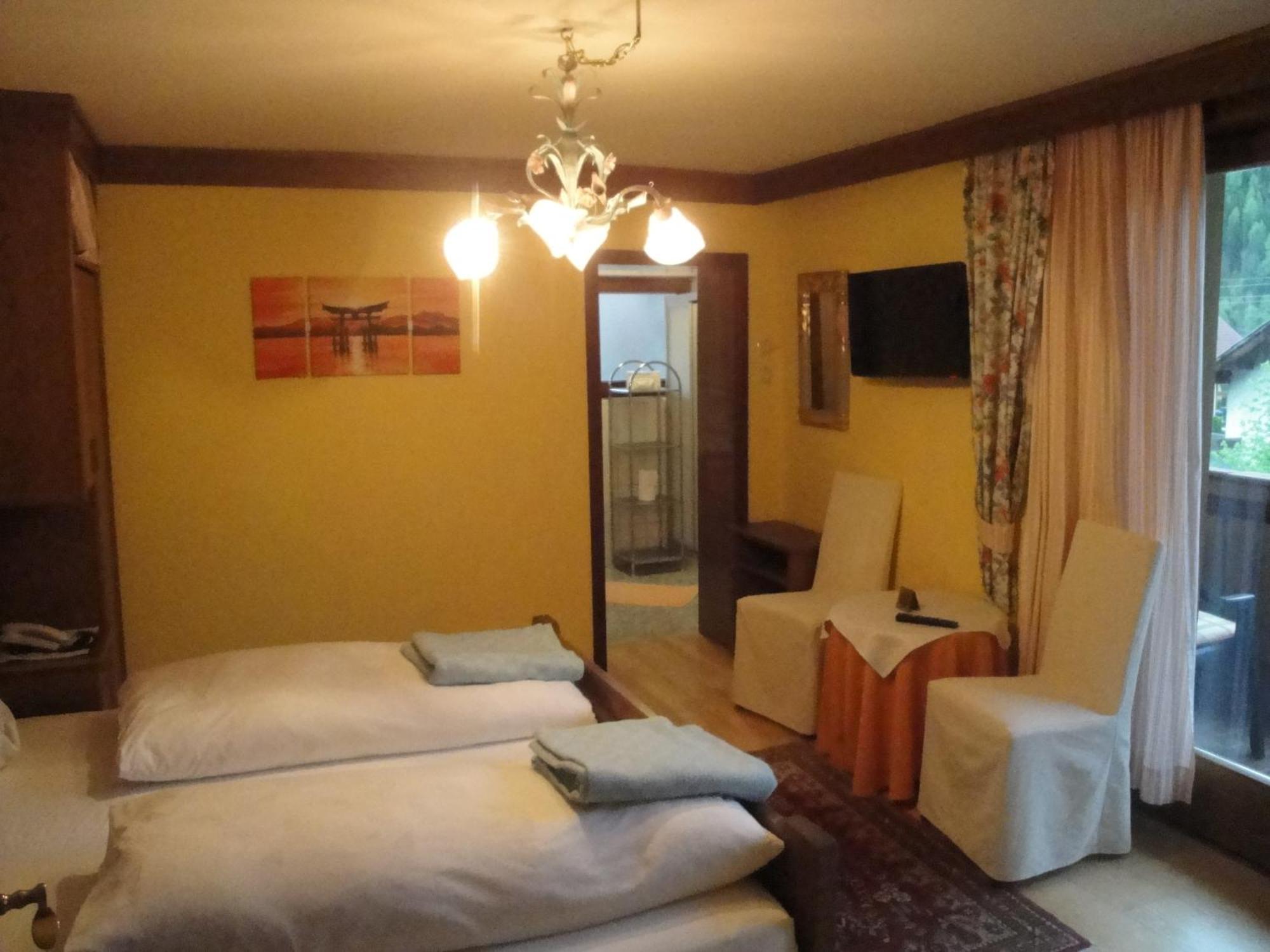 Pension & Appartement Steinwender Бад Кляйнкирххайм Экстерьер фото